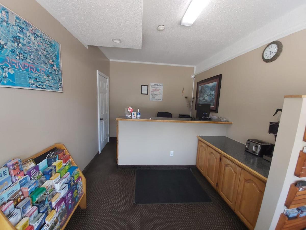 Arnprior Motor Inn Bagian luar foto