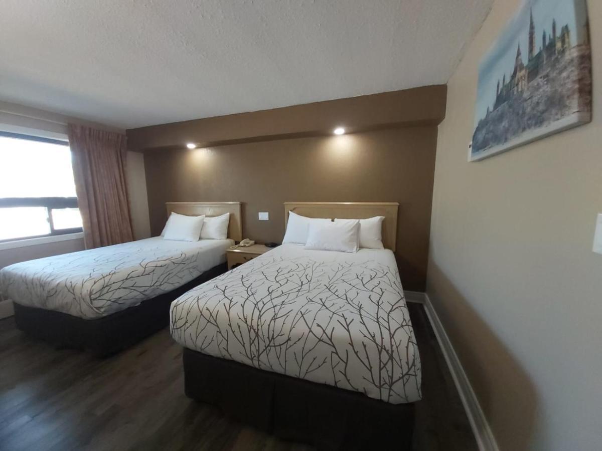 Arnprior Motor Inn Bagian luar foto