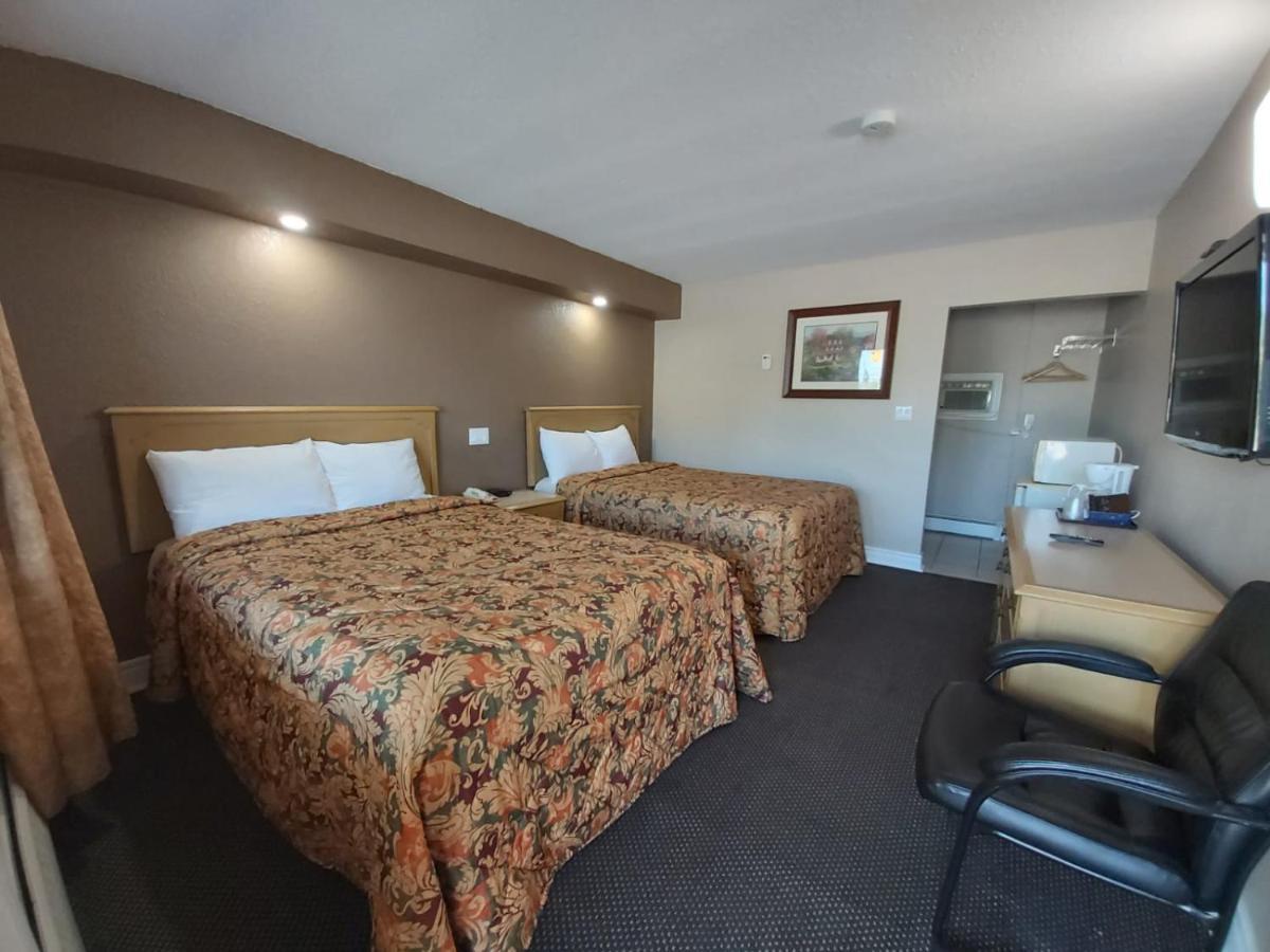 Arnprior Motor Inn Bagian luar foto