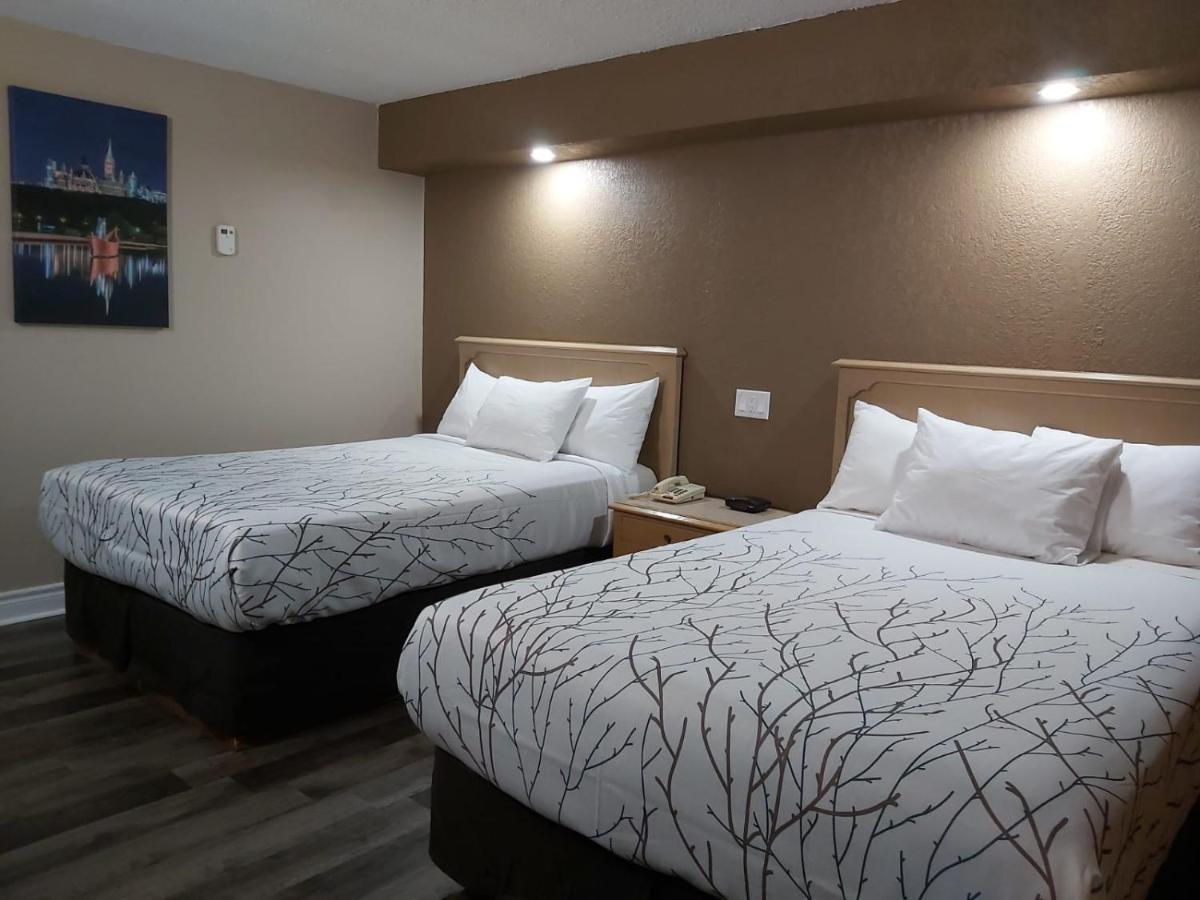 Arnprior Motor Inn Bagian luar foto