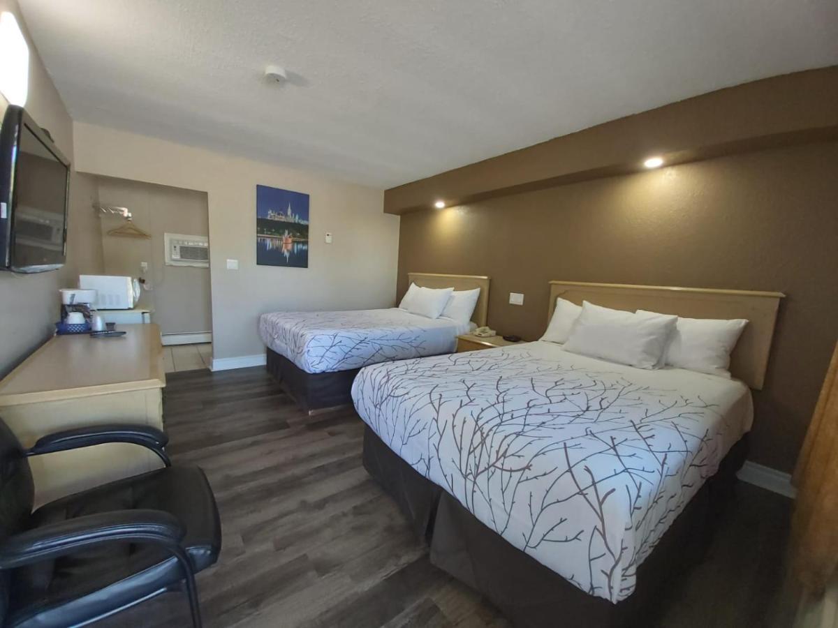 Arnprior Motor Inn Bagian luar foto