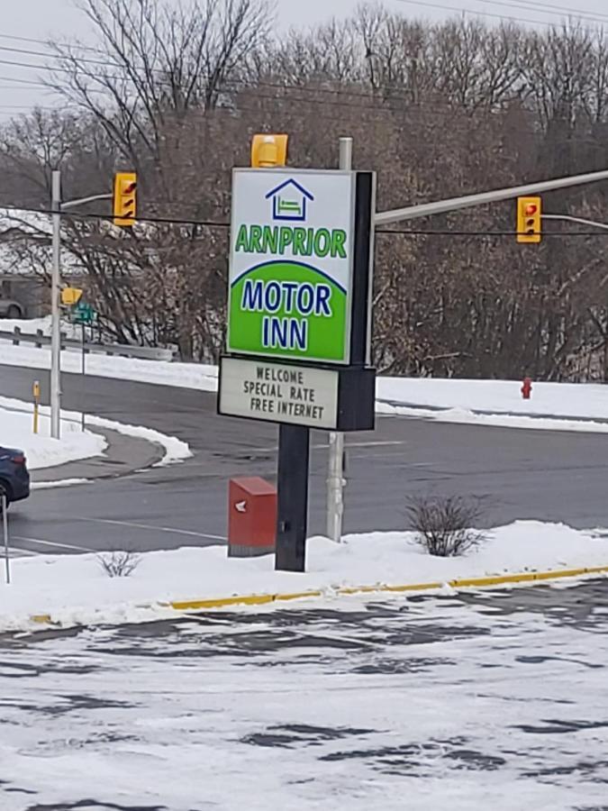 Arnprior Motor Inn Bagian luar foto