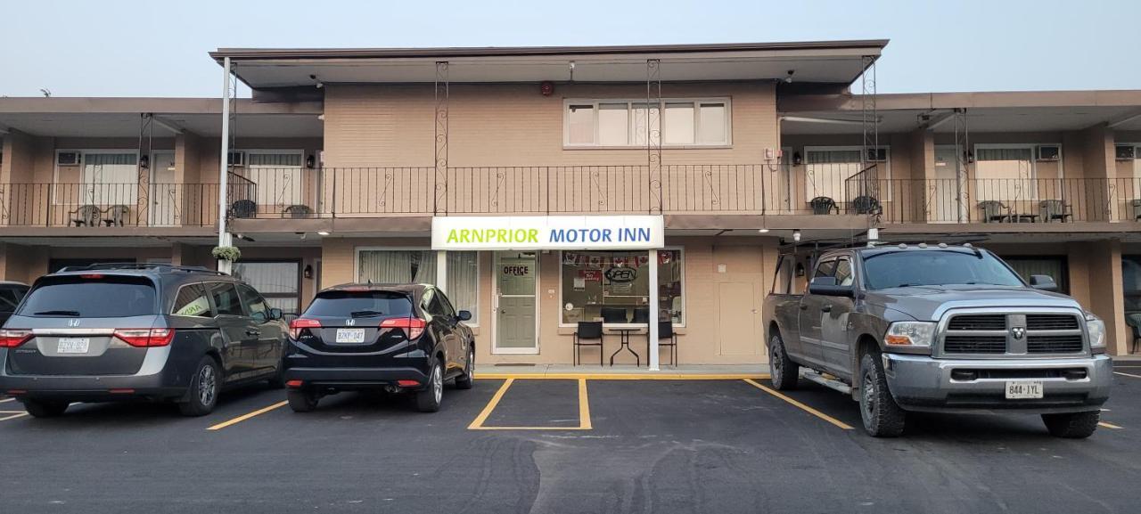 Arnprior Motor Inn Bagian luar foto