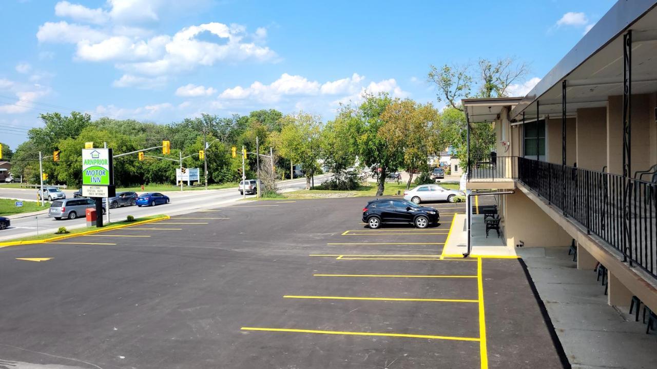 Arnprior Motor Inn Bagian luar foto