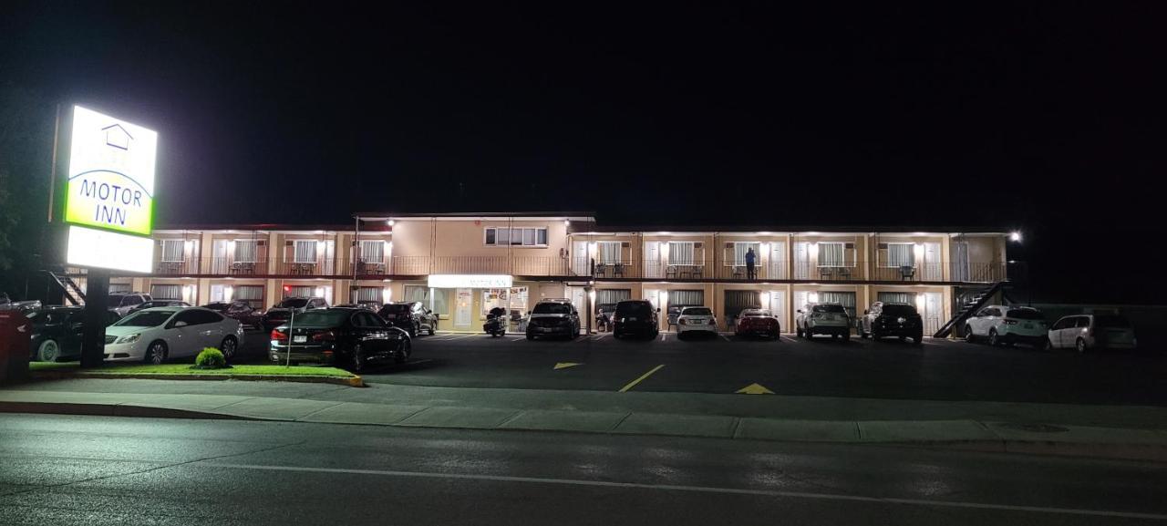 Arnprior Motor Inn Bagian luar foto