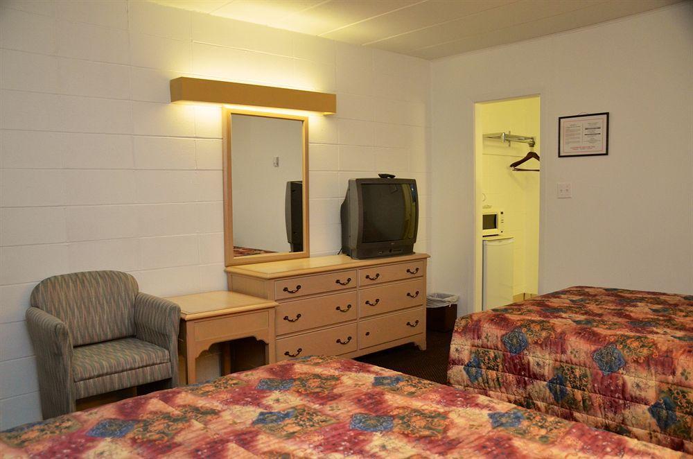 Arnprior Motor Inn Bagian luar foto