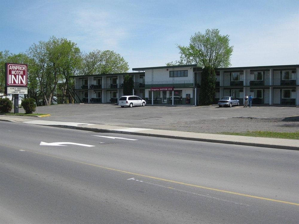 Arnprior Motor Inn Bagian luar foto