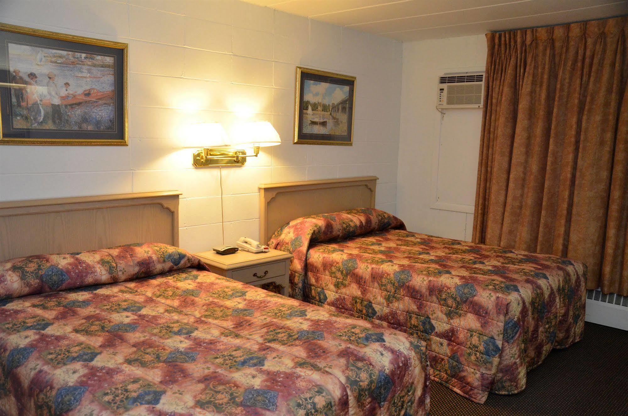 Arnprior Motor Inn Bagian luar foto