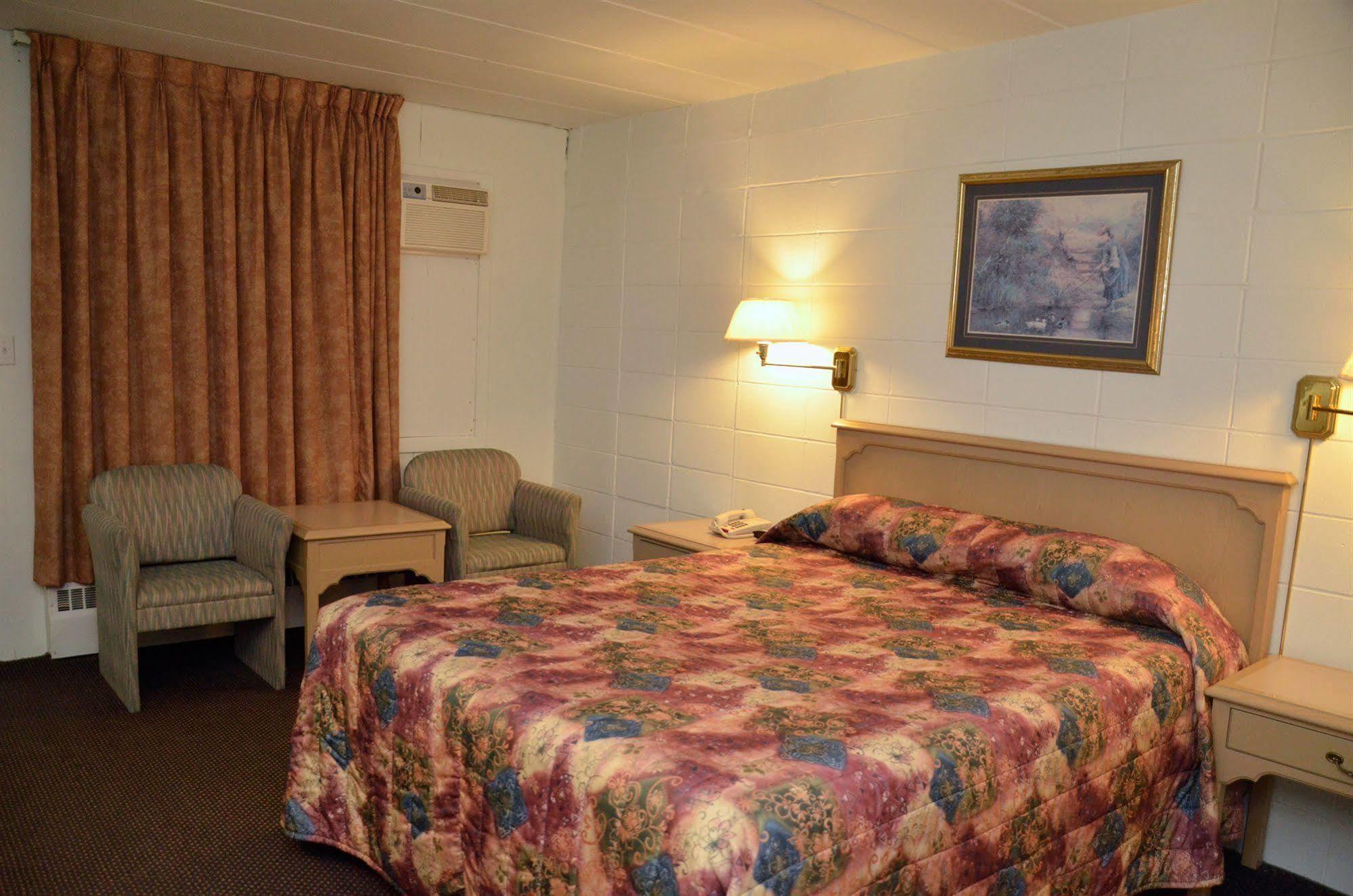 Arnprior Motor Inn Bagian luar foto